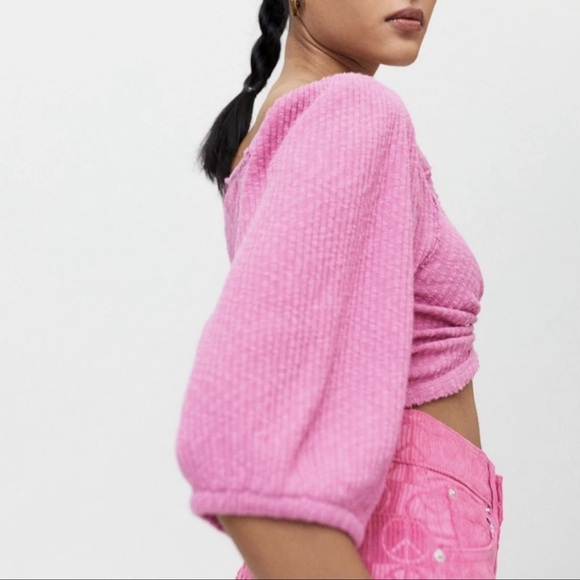 URBAN OUTFITTERS BUBBLE GUM PINK CROP TOP - Picture 3 of 6